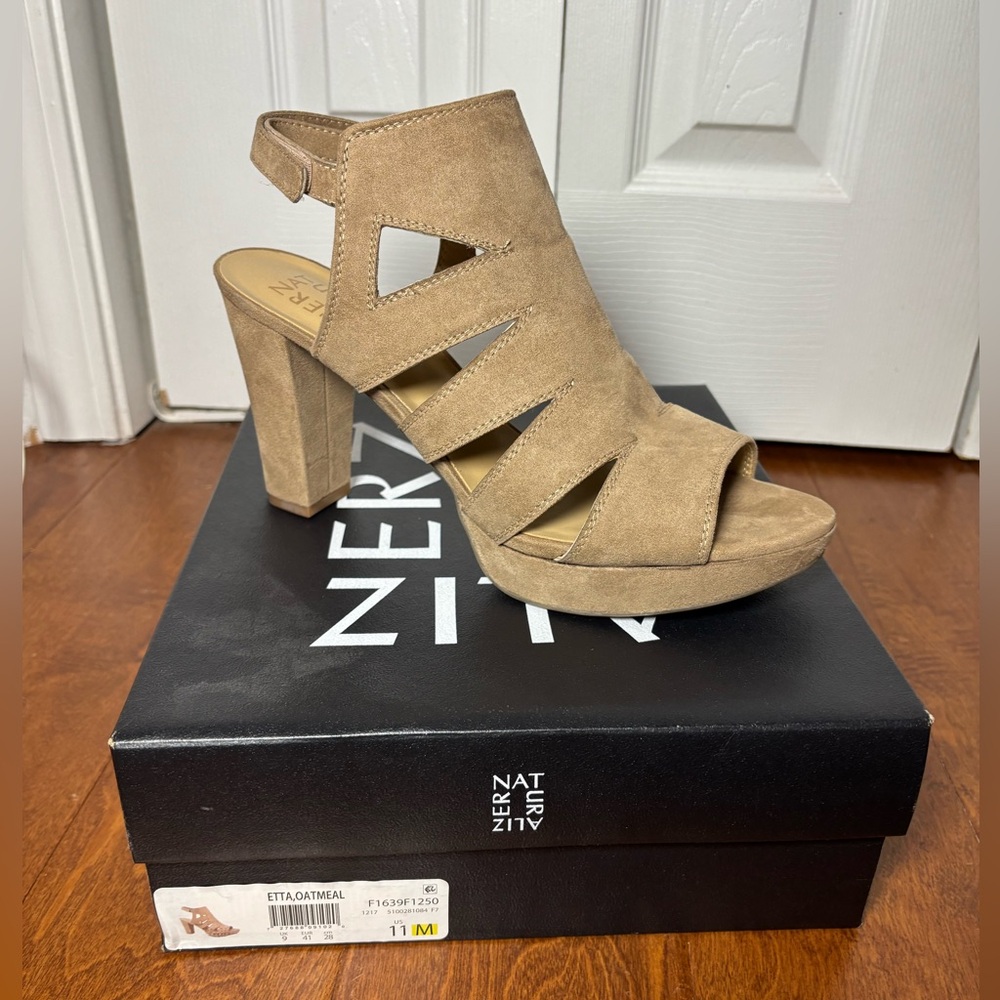 Naturalizer Etta Oatmeal Heeled Sandals- NEVER WORN Women’s Size 11
